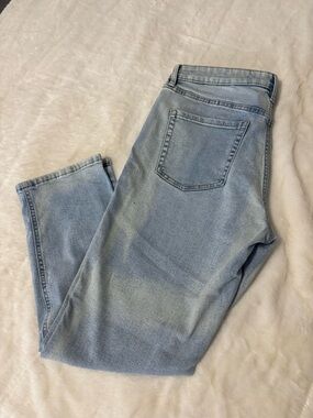 Women’s Light Blue Acid Wash Straight Leg Jeans - Size 31 Petite
